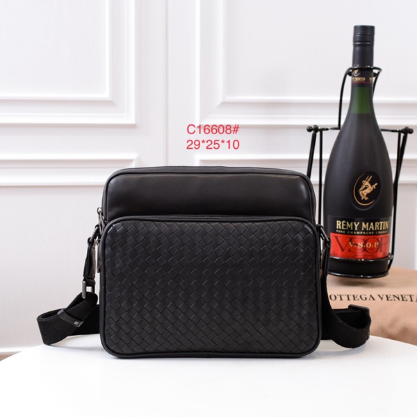 ボッテガヴェネタバッグ正面デザイン